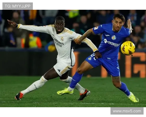 西甲联赛皇马经典比赛回放：皇家马德里的无数荣耀