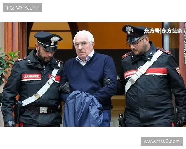 黑手党文化对足球俱乐部关系的深远影响与教父阴影的交织解析 黑手党文化对足球俱乐部关系的深远影响与教父阴影的交织解析