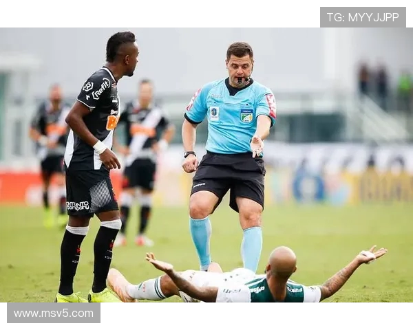 巴西国际对阵桑托斯首发阵容解析与战术看点前瞻实力对比全面观察