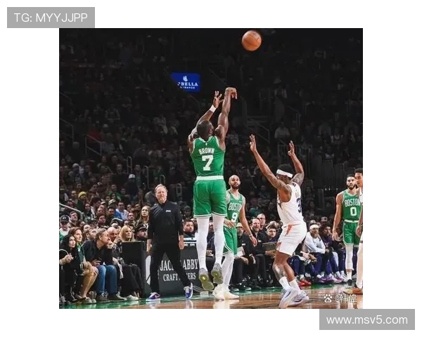 杰伦布朗状态回暖场均29分71板明日绿军迎战黄蜂全力出击